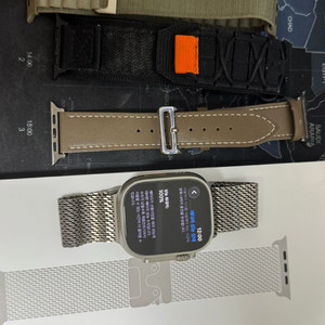 애플워치 울트라2 티타늄 + 내추럴 밀레니즈 루프 팝니다. 이미지
