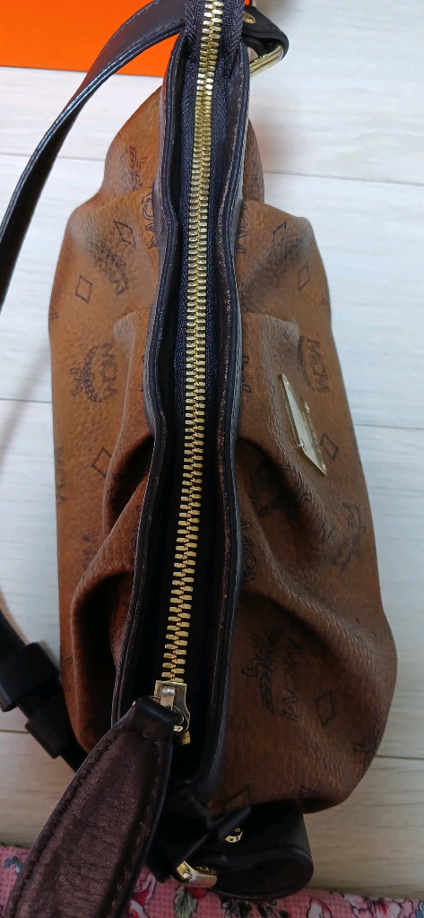 mcm 비세토스 미니숄더백 이미지