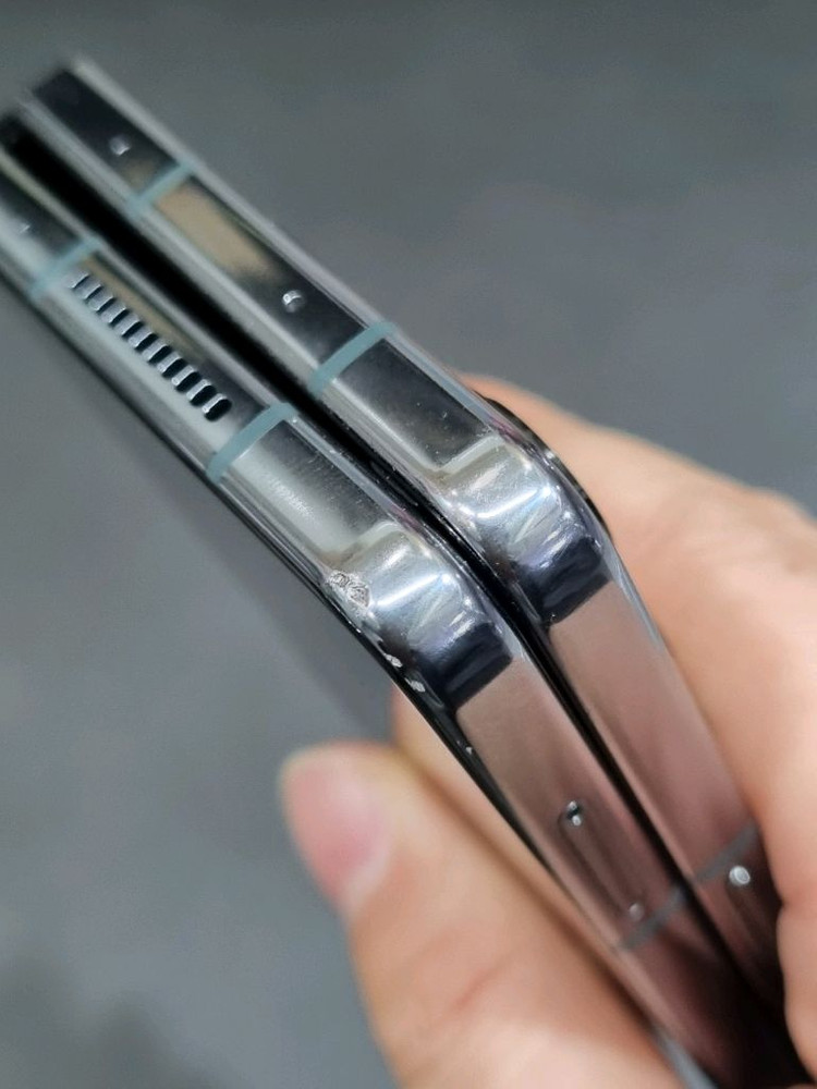 갤럭시Z폴드4 256GB 그레이그린 F936N 이미지