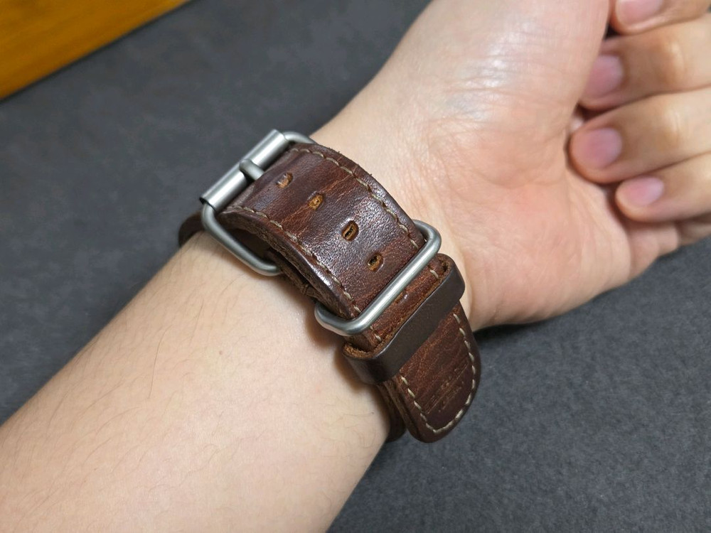 베르투치 스트랩 4개 팝니다. 이미지