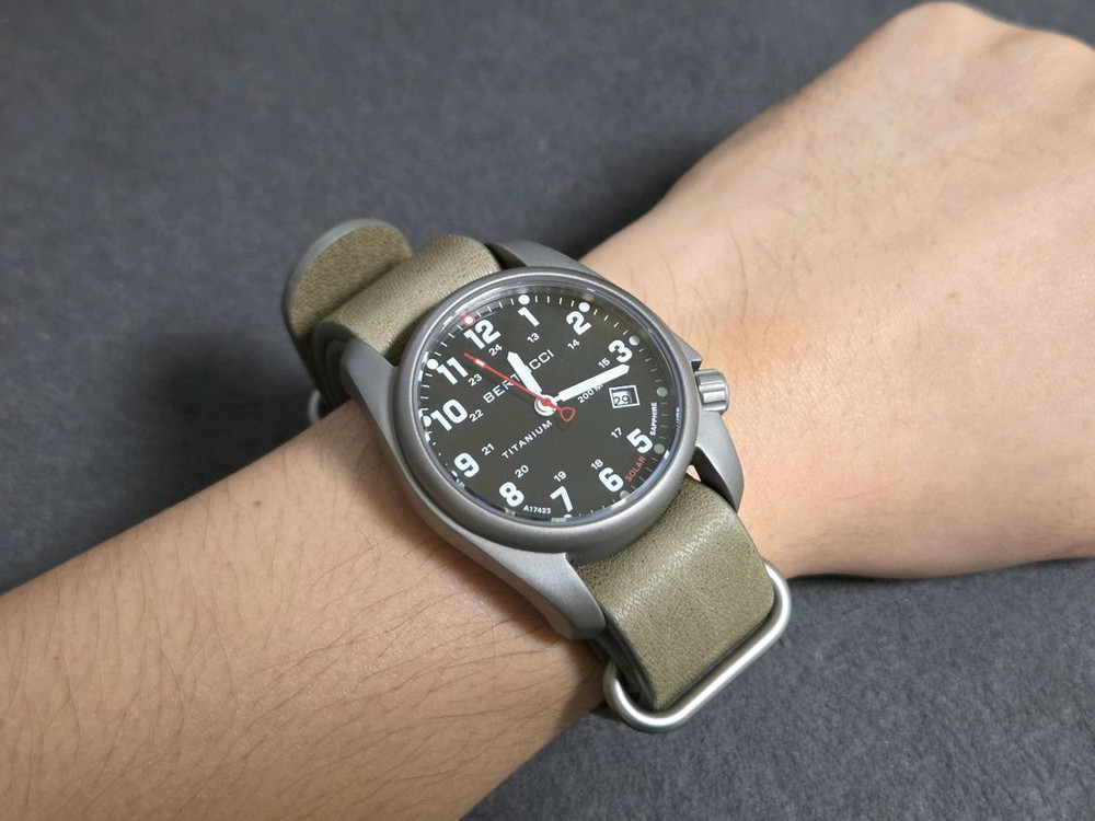 베르투치 스트랩 4개 팝니다. 이미지