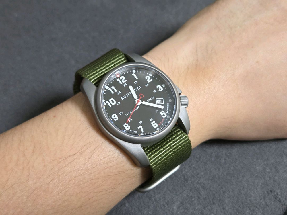 베르투치 스트랩 4개 팝니다. 이미지