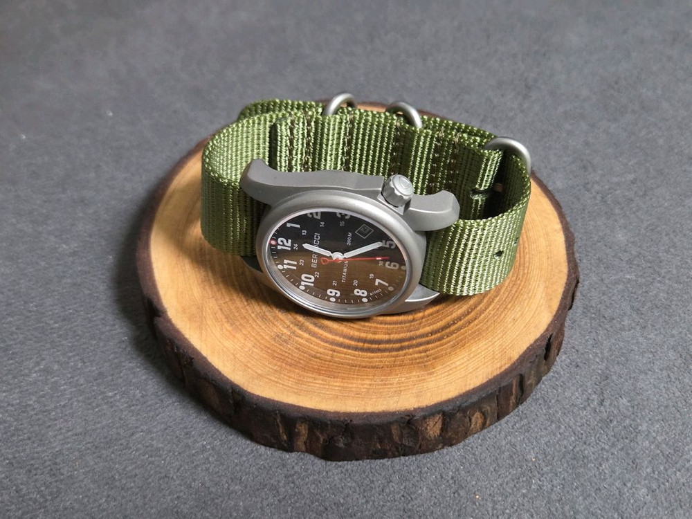 베르투치 스트랩 4개 팝니다. 이미지