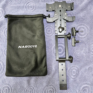 하남시청역 근처 직거래 합니다 나루예 멀티거치대와 1단 프리미엄 받침틀 소좌 쟁반 팝니다 이미지