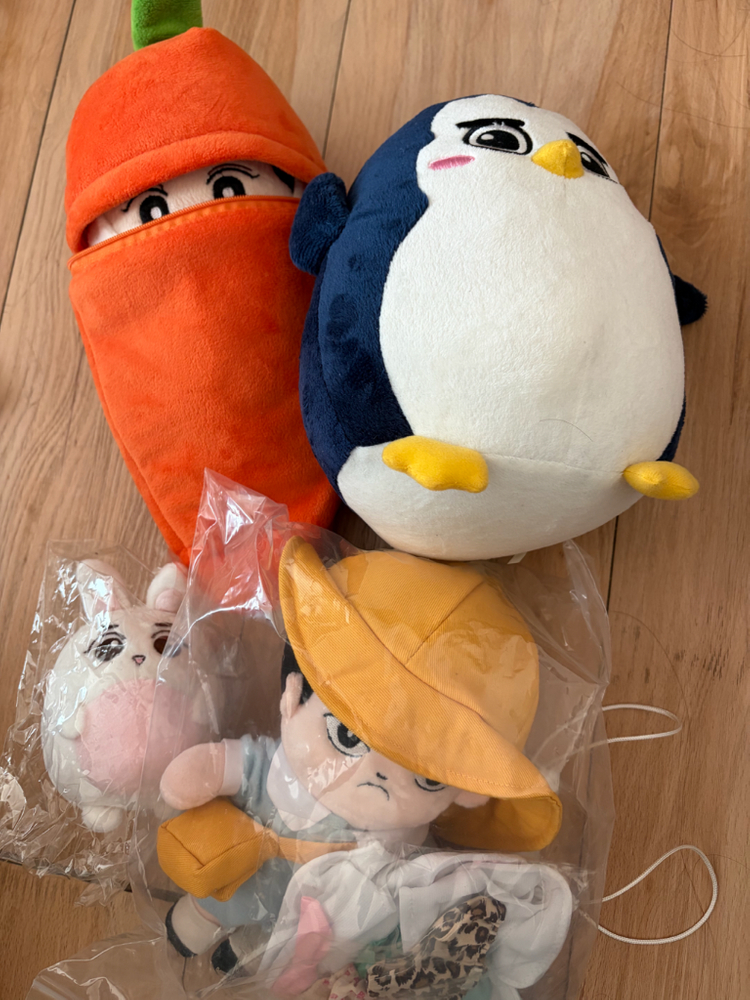 엑소응원봉 및 엑소인형(수호)면토끼 등 이미지