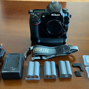 Nikon D700 + MB-D10(Nikon 정품 세로그립) 일괄 판매 이미지