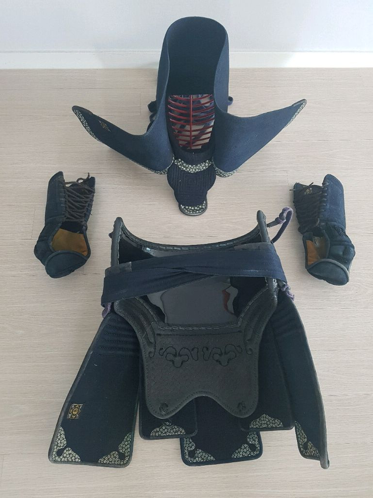 야구 장비, 검도 장비, 아오자이, 배드민턴, 팝니다 이미지