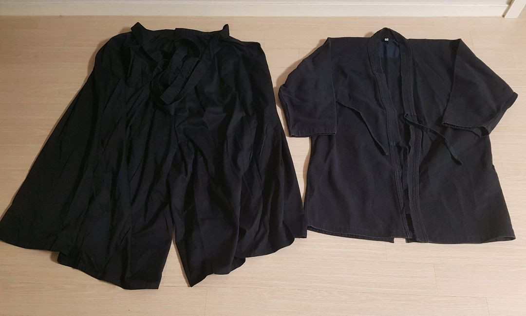 야구 장비, 검도 장비, 아오자이, 배드민턴, 팝니다 이미지