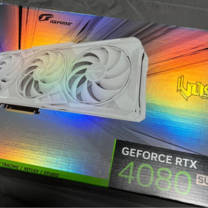 COLORFUL RTX 4080 SUPER Vulcan White 4080s 불칸 화이트 이미지