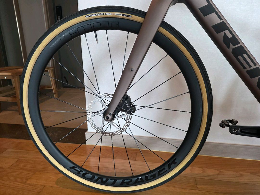 트렉 FX6 카본 최상급 하이브리드 자전거 (+경량화 업그레이드) 이미지