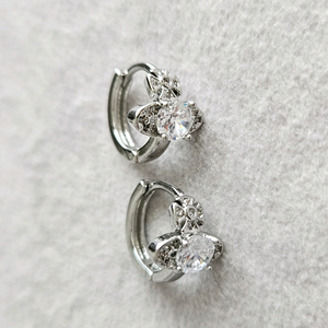 비비안 우주선 원터치 귀걸이,비비안 우주선 Y자 진주 목걸이 이미지