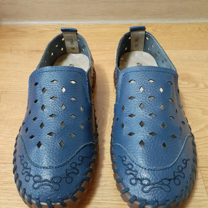 신발 사이즈245 고급스러워요 예쁜니다 편하게 보세요 20000 이미지