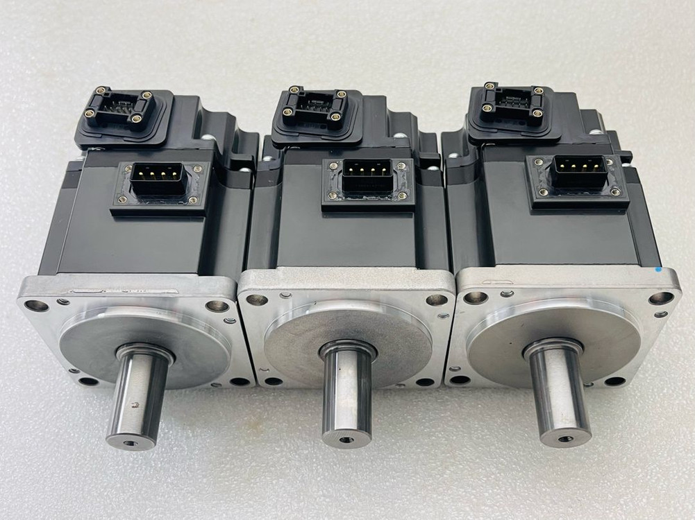 MITSUBISHI MR-J4-20B + HG-KR23B 이미지