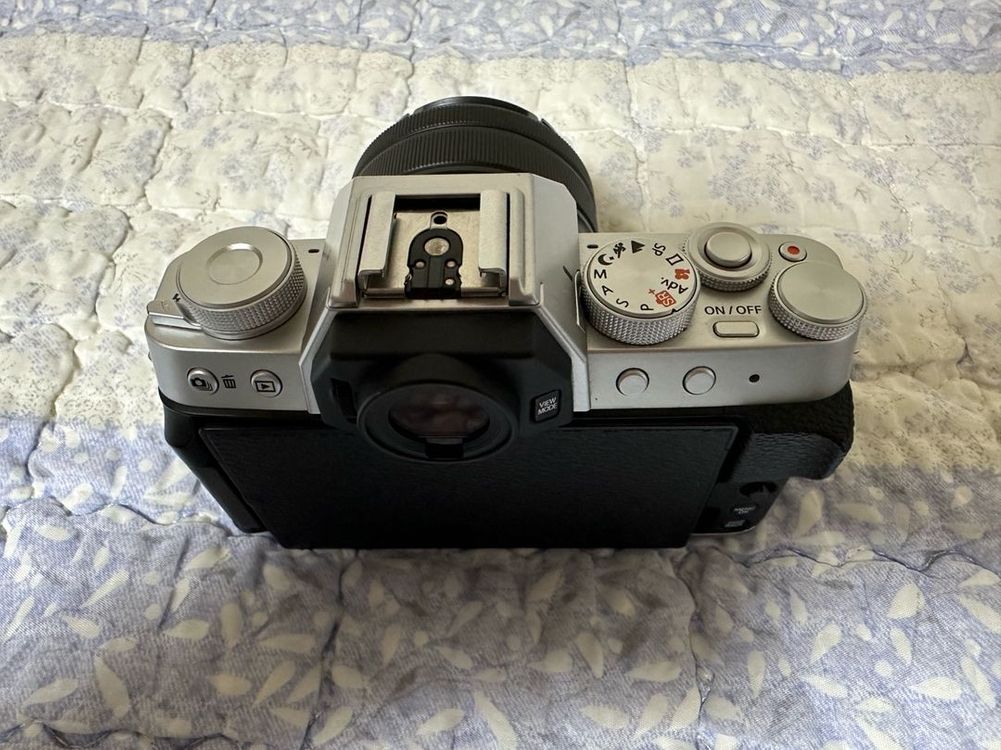 FUJIFILM 후지필름 X-T200 미러리스 카메라 + 렌즈 이미지