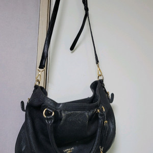 러브캣 브랜드의 블랙 가죽 숄더 . 크로스 가방. 백입니다 이미지