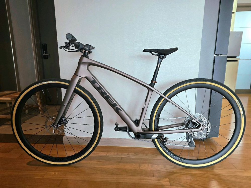 트렉 FX6 카본 최상급 하이브리드 자전거 (+경량화 업그레이드) 이미지