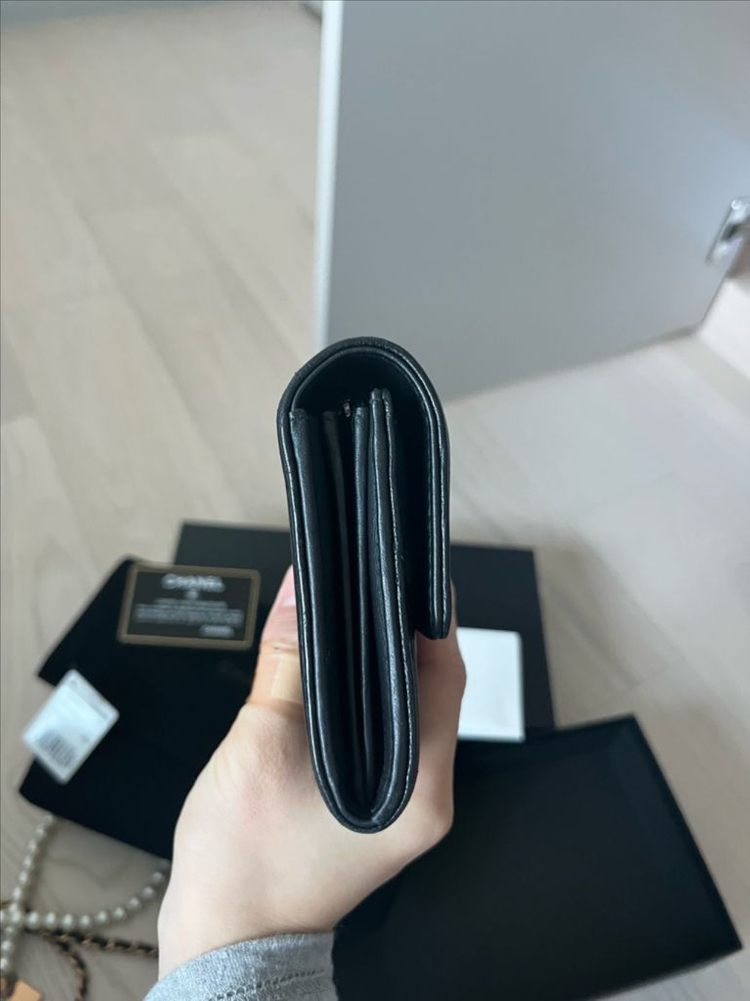 샤넬 보이 샤넬 롱 플랩 지갑 그레인드 카프스킨 & 루테늄 메탈 블랙 이미지