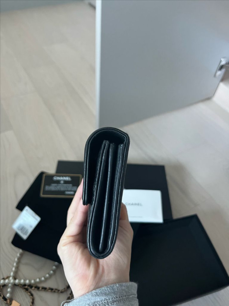 샤넬 보이 샤넬 롱 플랩 지갑 그레인드 카프스킨 & 루테늄 메탈 블랙 이미지