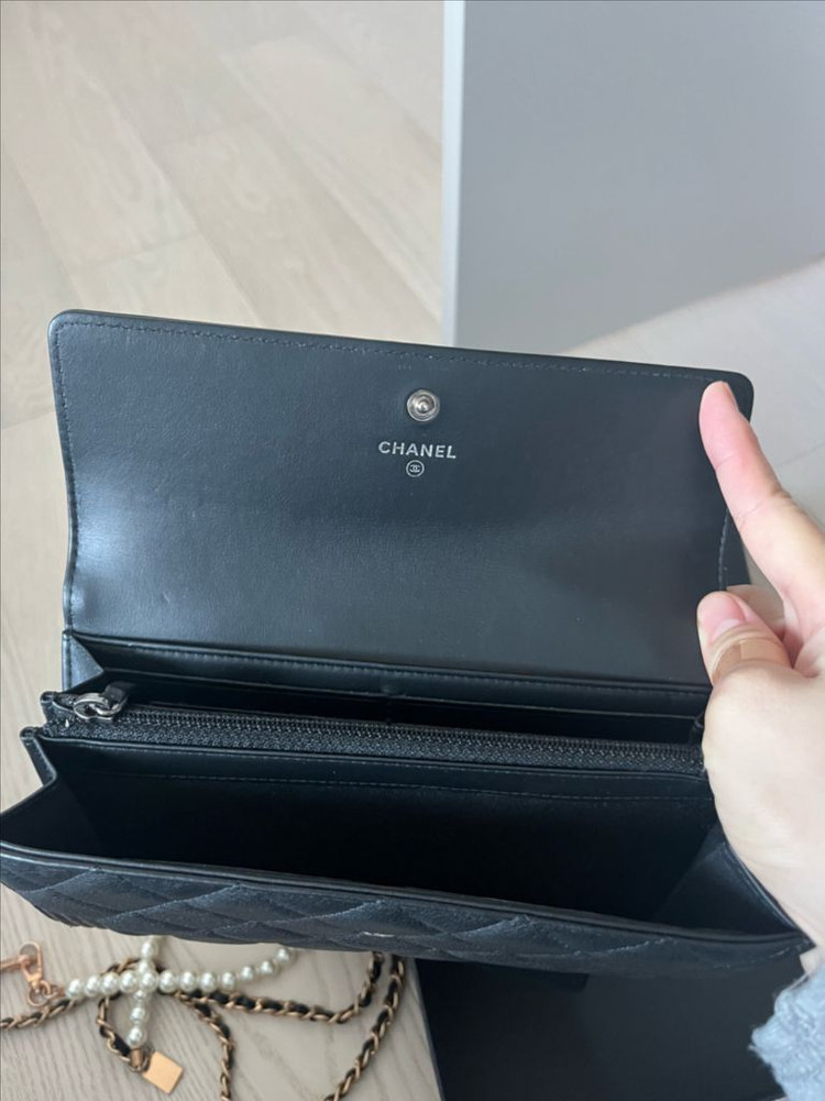 샤넬 보이 샤넬 롱 플랩 지갑 그레인드 카프스킨 & 루테늄 메탈 블랙 이미지