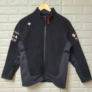 데상트 아우디 스위스스키 폴라폴리스 집업 이미지