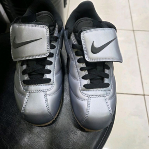 나이키 코르테즈ES 실버 230 이미지