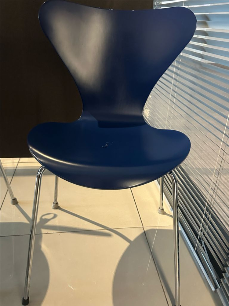 프리츠한센세븐체어 이미지