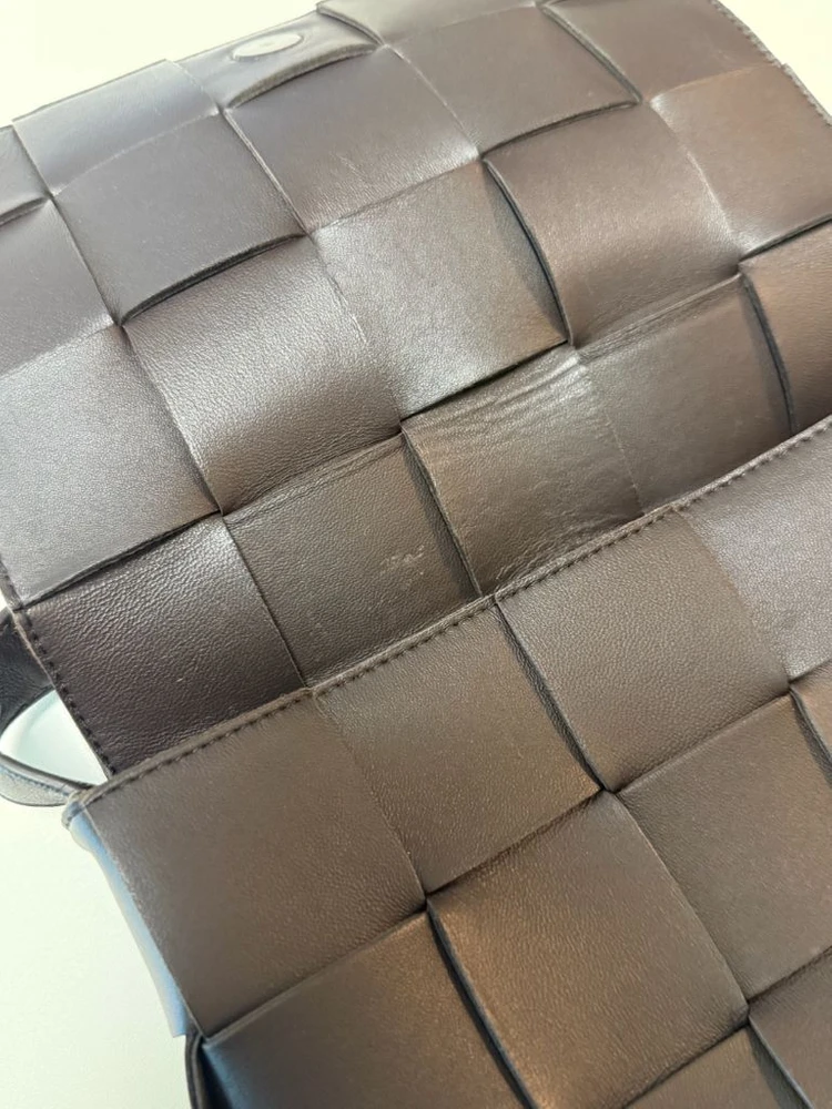 보테가베네타 카세트백 폰덴테 다크브라운 초코 이미지