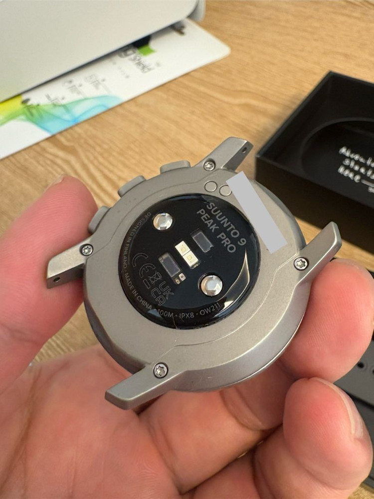 순토 9 피크 프로 티타늄 스마트 워치 이미지