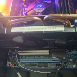 XFX 라데온 HD 6870 1G 그래픽카드 이미지