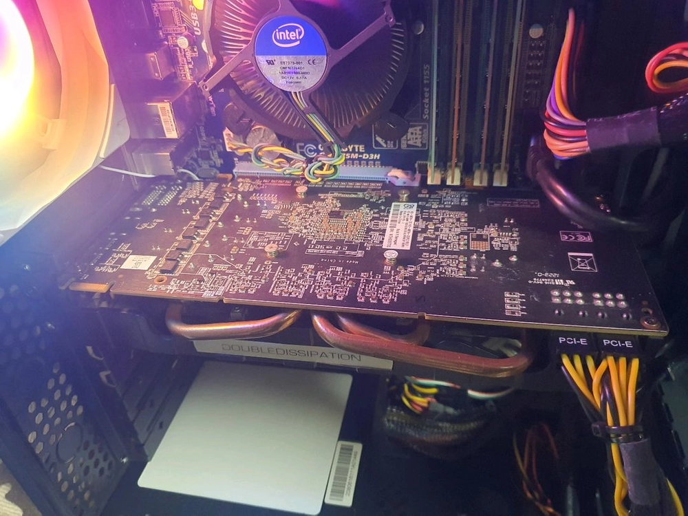 XFX 라데온 HD 6870 1G 그래픽카드 이미지