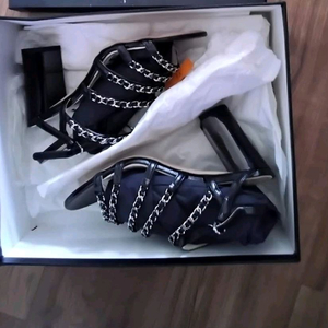 Chanel Lady Sandal 고급가죽 제품 램스킨 구두사이즈 37C 한국표준 230~240 이미지