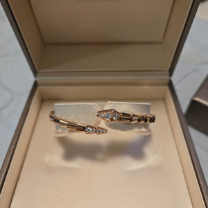 불가리 세르팬티 파베 로즈골드 브레이슬릿 이미지