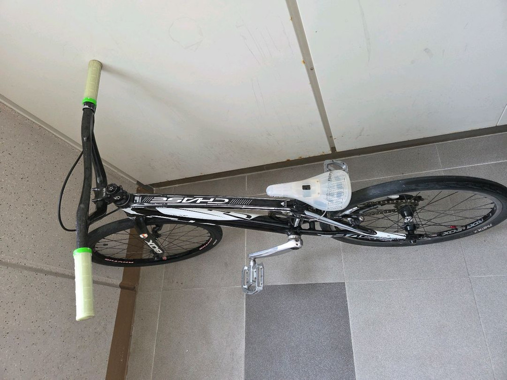 [풀세트] Chase Expert XL 레이싱 BMX + BOX 카본포크 + Leatt 보호대 일괄 이미지