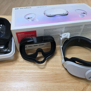 오큘러스 퀘스트2 256 풀박+추가구성품 팝니다 이미지