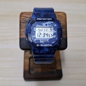 지샥. DW-5600BWP-2DR. 이미지