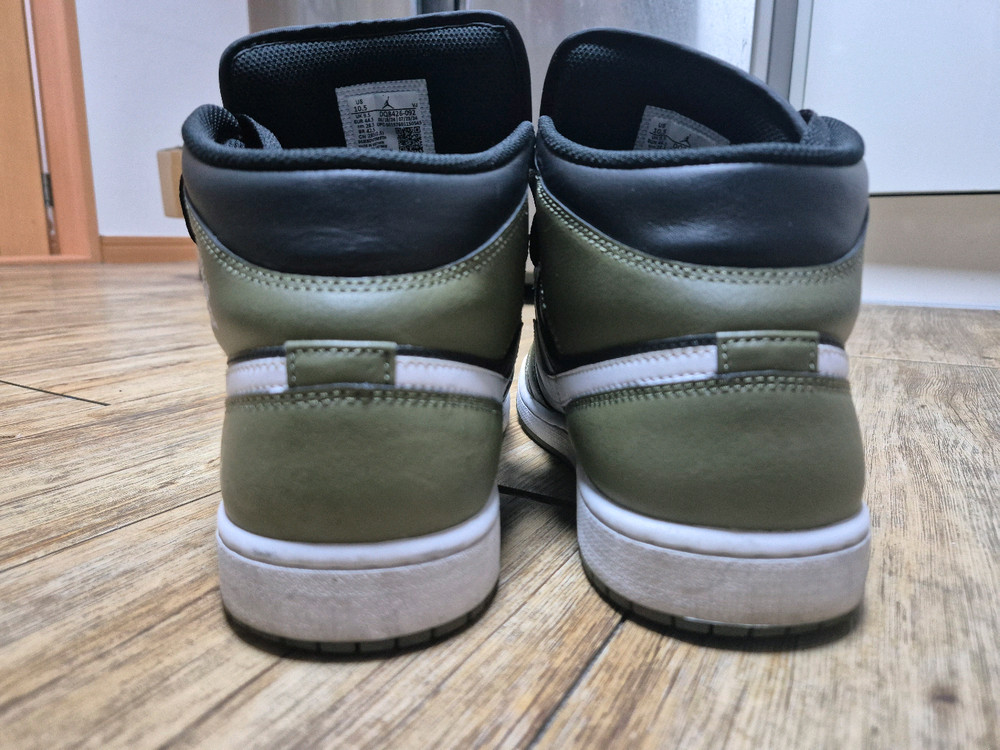 나이키 조던1 미드 올리브 그린/블랙(285) 이미지