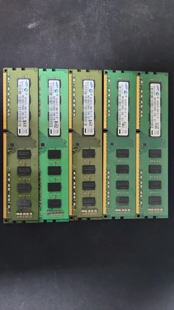 DDR3 4GB 메모리 3개 개당 6천원에 팝니다 이미지
