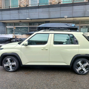 새제품 카니발KA4 화이트,투싼nx4 블랙,캐스퍼EV 블랙,구형 팰리세이드LX2 루프박스 블랙유광 생산과정중 생긴 이미지