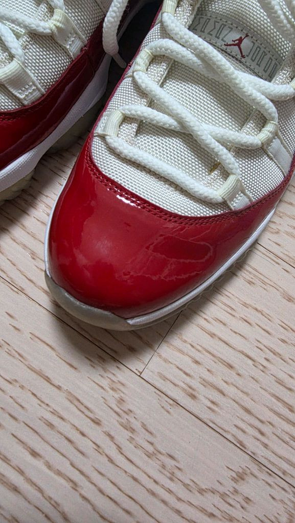 나이키 에어조던 11 로우 바시티 레드 이미지