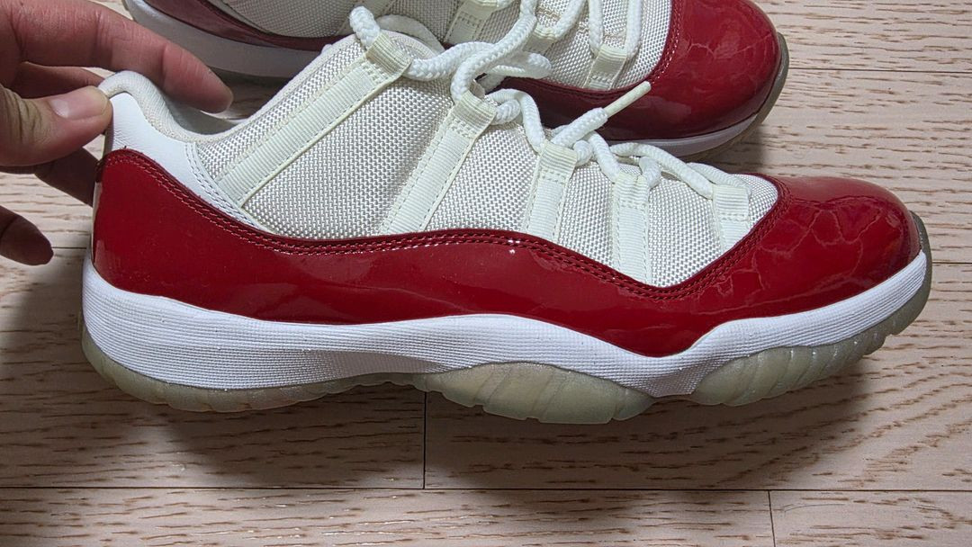 나이키 에어조던 11 로우 바시티 레드 이미지