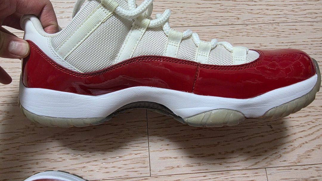 나이키 에어조던 11 로우 바시티 레드 이미지