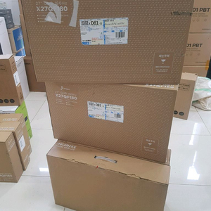 27인치 QHD 180Hz 게이밍 모니터 이미지