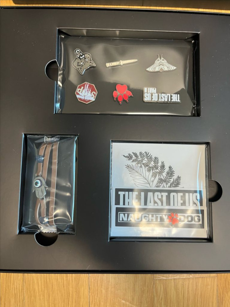 플스4 라스트오브어스 파트2 콜렉터즈 에디션 판매합니다.(미시용새제품) 이미지