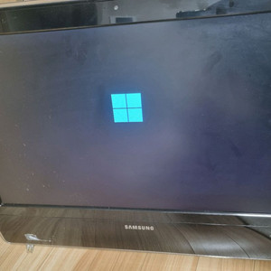 삼성 올인원 컴퓨터 24인치 TV 사무실용 SSD하드입니다 사진참고하시고 TV수신가능합니다 이미지