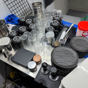 유리컵 접시 카페용품 집기류 이미지