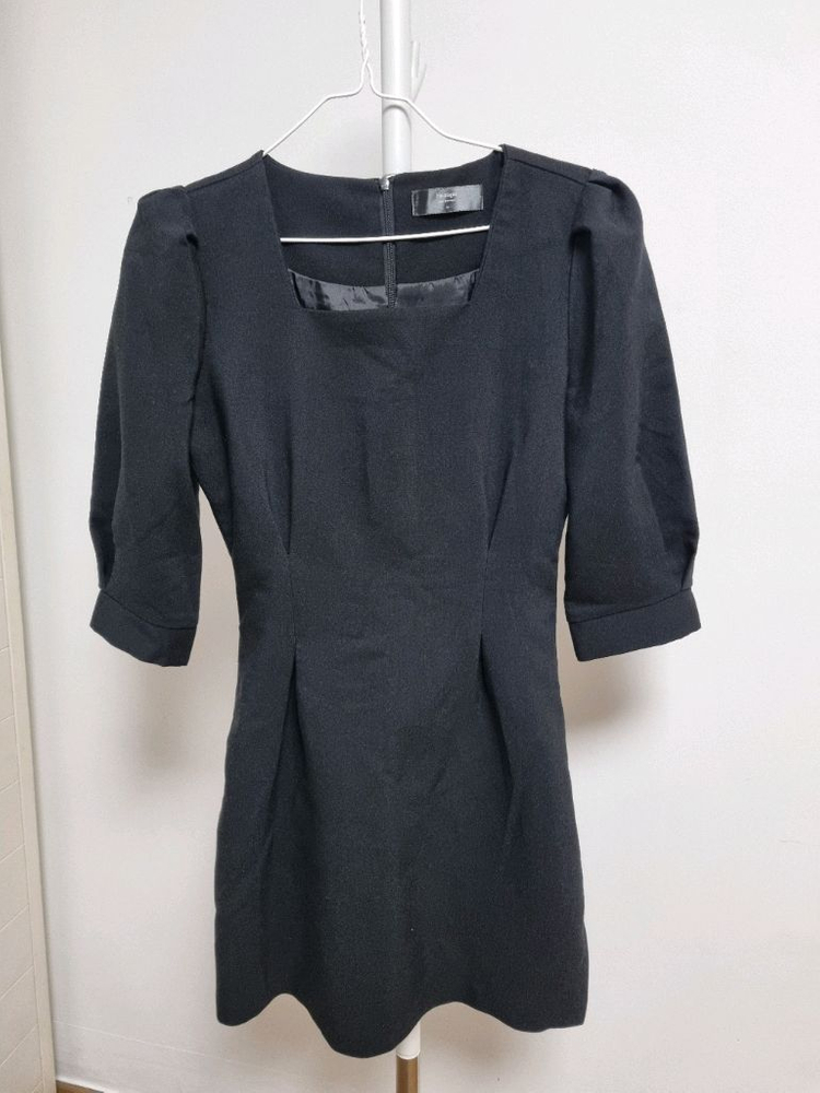 히니크 스퀘어넥 미니원피스 M 블랙 퍼프 핀턱 키작녀원피스 데이트룩 결혼식룩 이미지