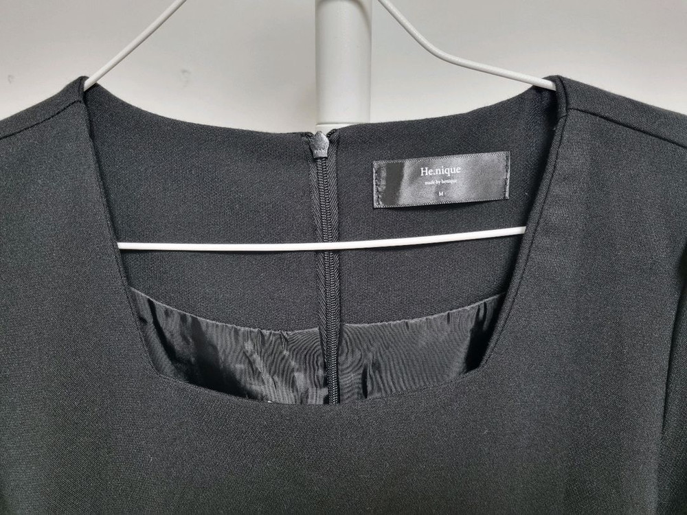 히니크 스퀘어넥 미니원피스 M 블랙 퍼프 핀턱 키작녀원피스 데이트룩 결혼식룩 이미지