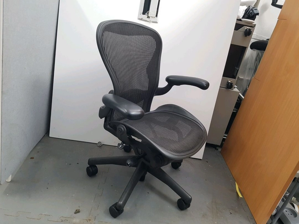 hermanmiller(허먼밀러) aeron(에어런)체어 이미지