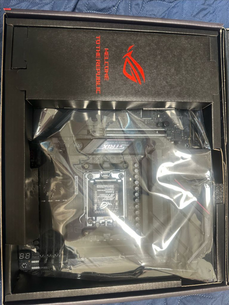 ASUS B650E-E STRIX 팝니다 이미지