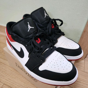조던1로우 블랙토 블랙레드 이미지